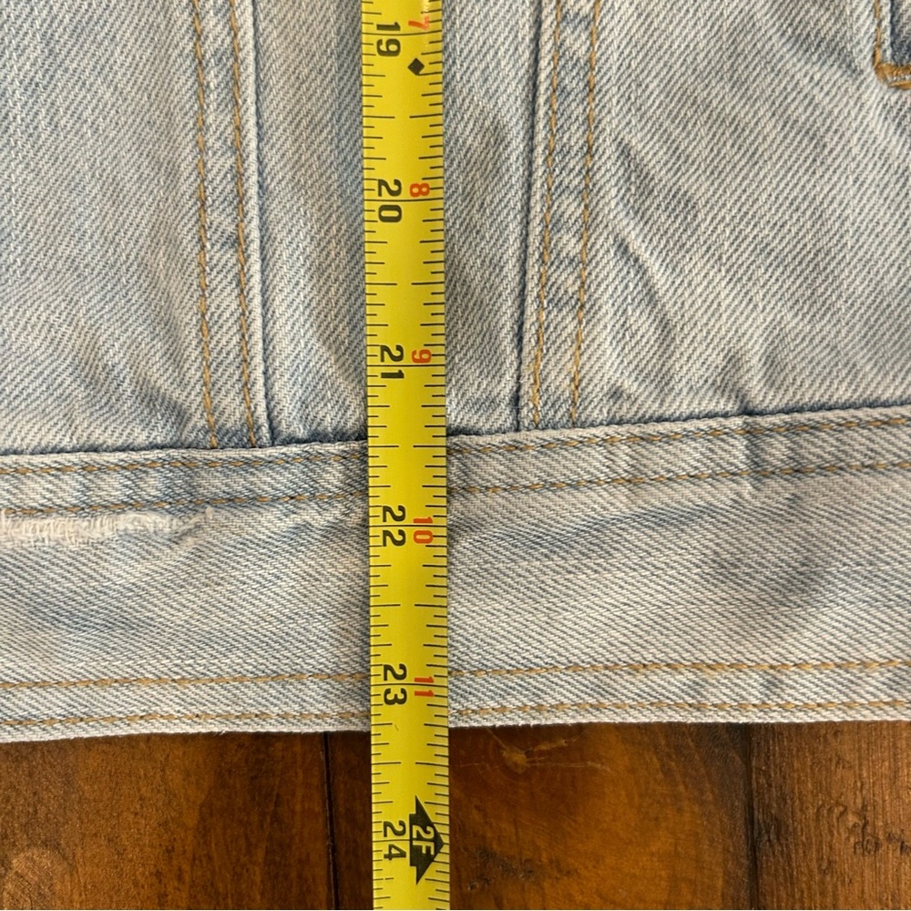 Mossimo Light Wash Denim Jacket EUC - Picture 8 of 8